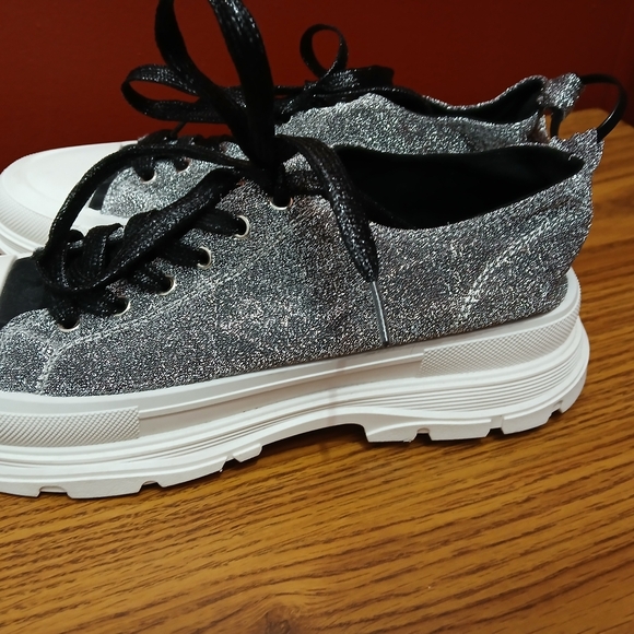 Silver Glitter Sneaker True Religion - Picture 9 of 13
